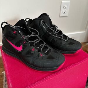 Nike Air men’s athletic shoe